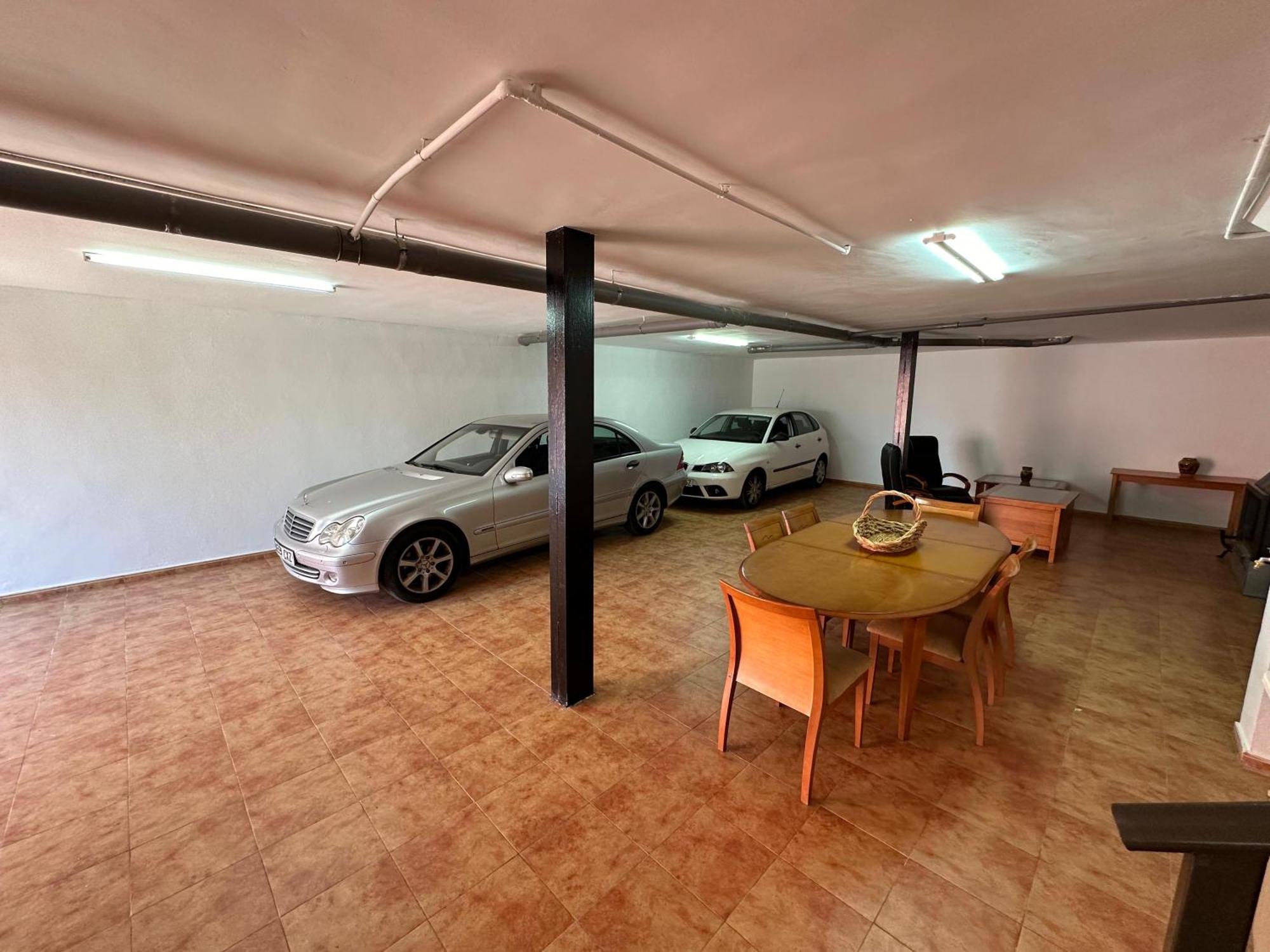 Villa Casa Grande De Tres Plantas Con Parking Gratis Linares  Esterno foto