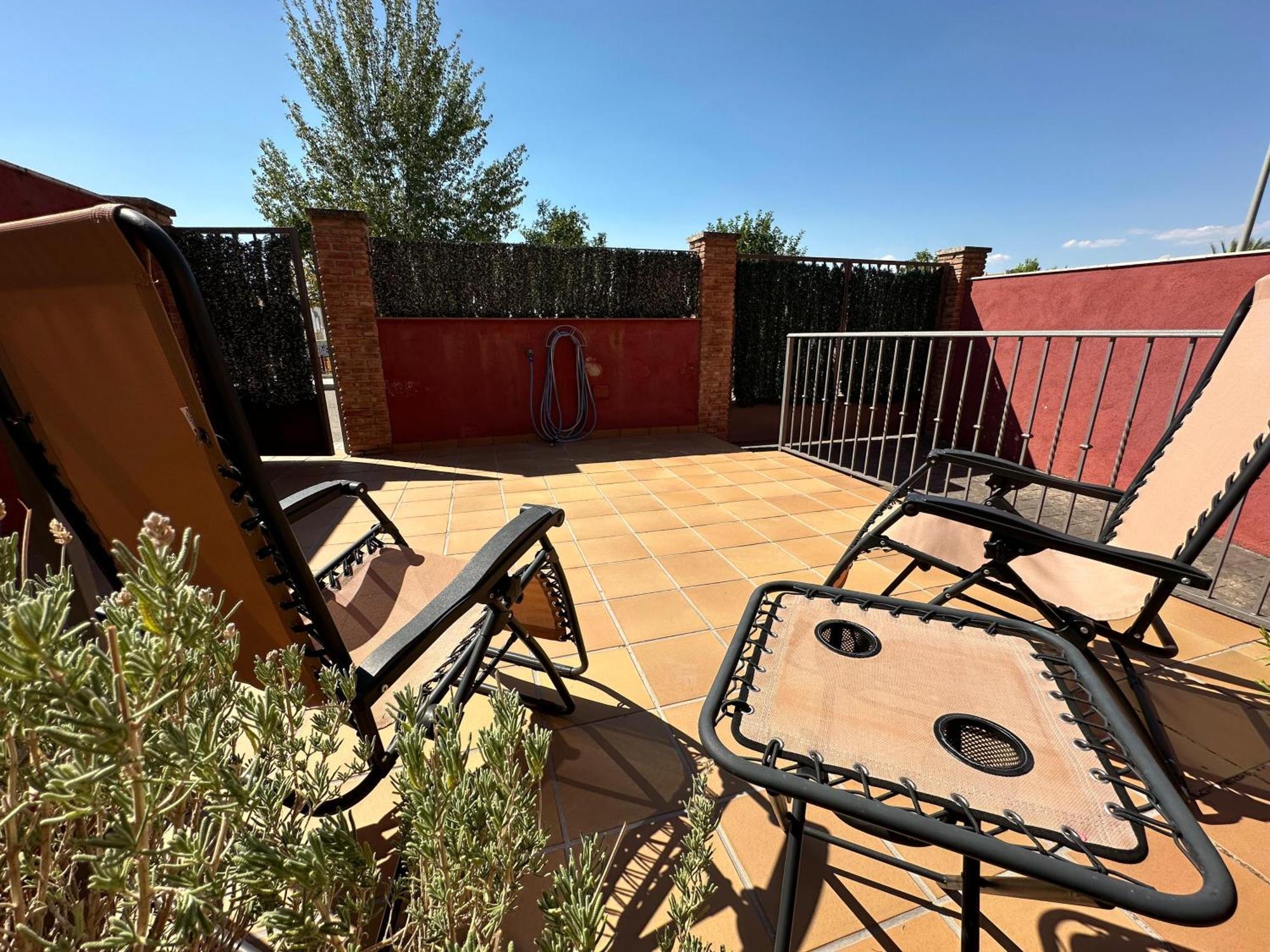 Villa Casa Grande De Tres Plantas Con Parking Gratis Linares  Esterno foto