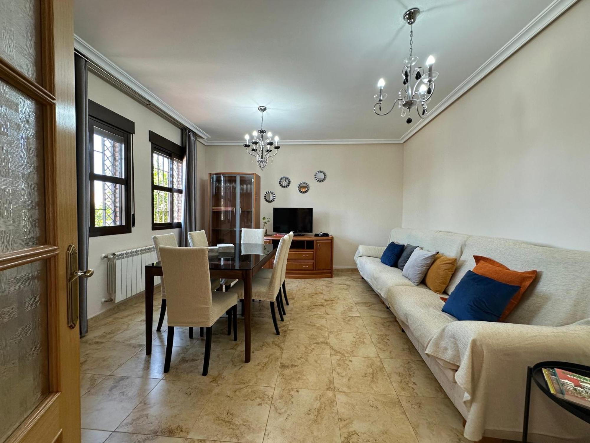 Villa Casa Grande De Tres Plantas Con Parking Gratis Linares  Esterno foto
