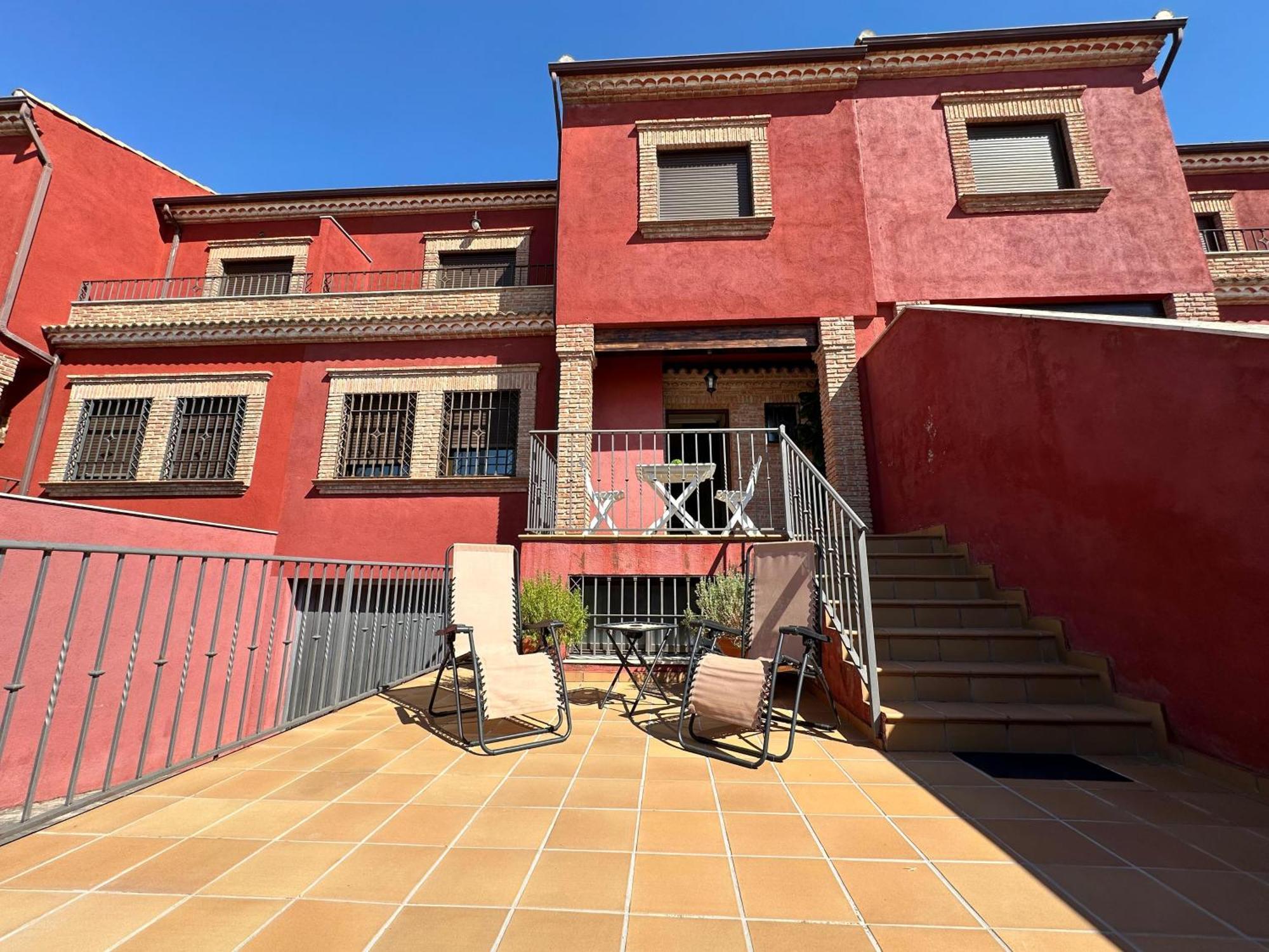 Villa Casa Grande De Tres Plantas Con Parking Gratis Linares  Esterno foto