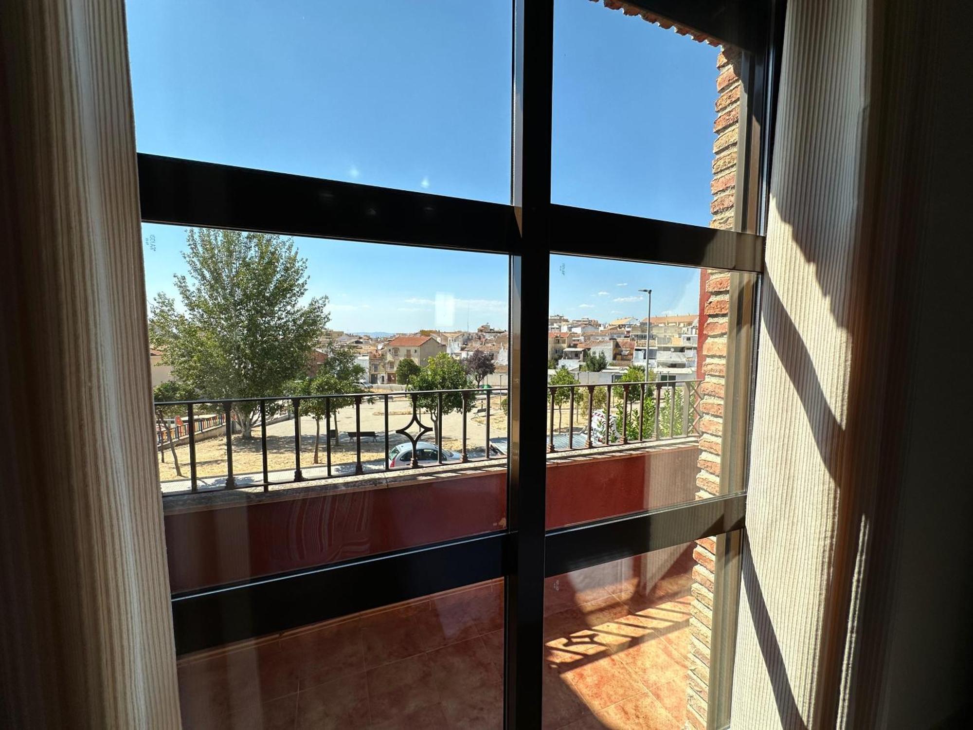 Villa Casa Grande De Tres Plantas Con Parking Gratis Linares  Esterno foto